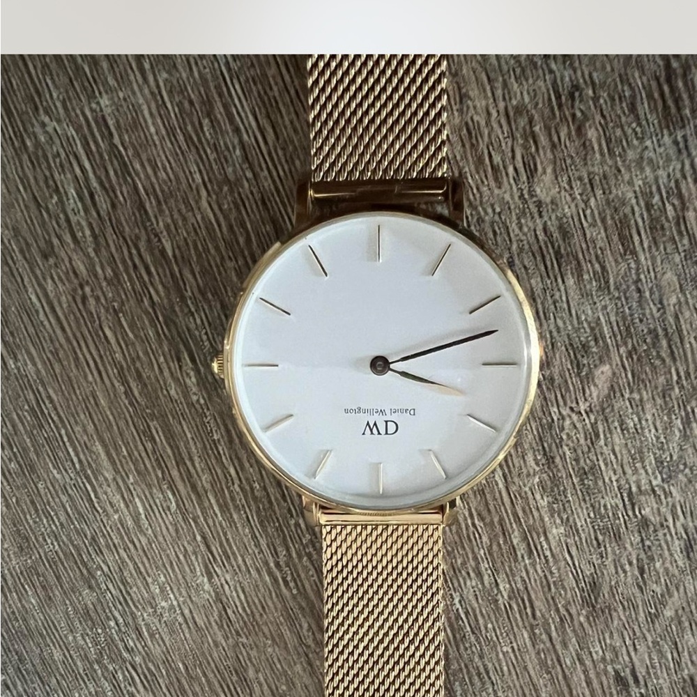 Daniel Wellington Gold Watch
